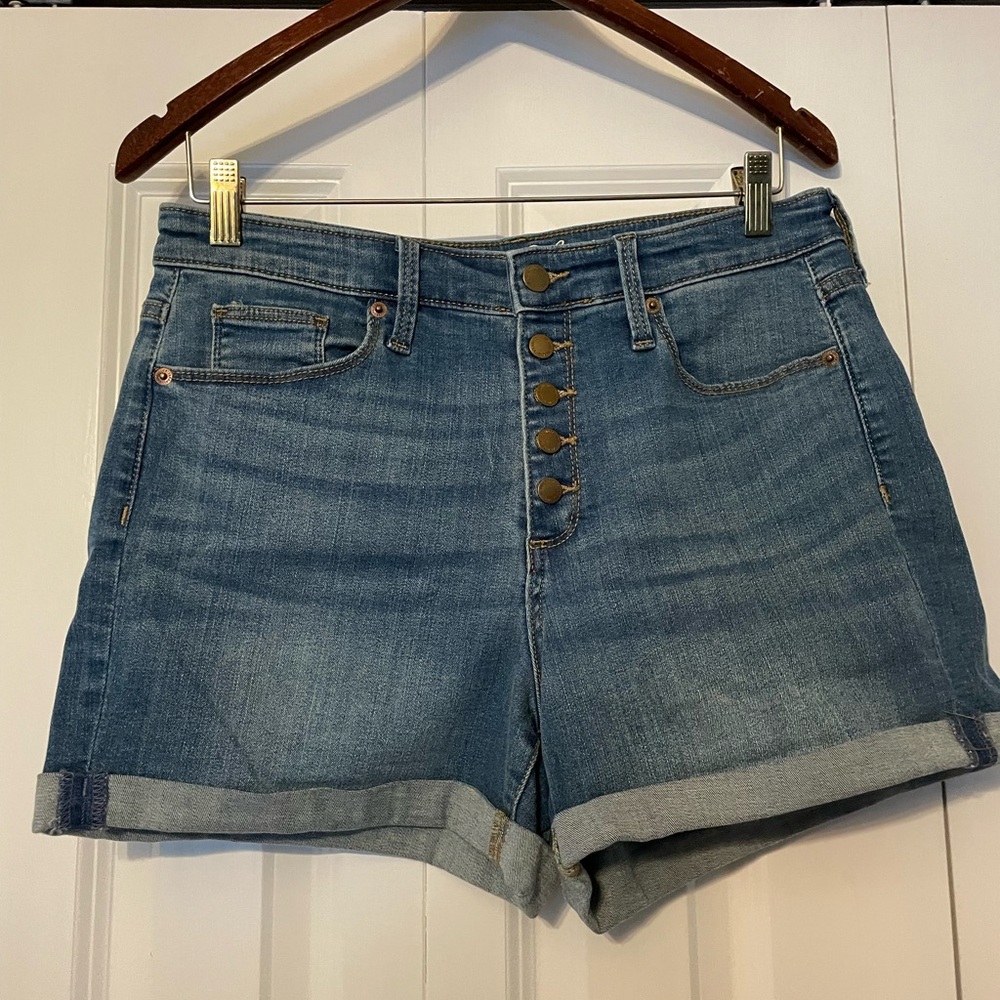 Universal Thread Denim High Rise Button-Fly Jean Shorts